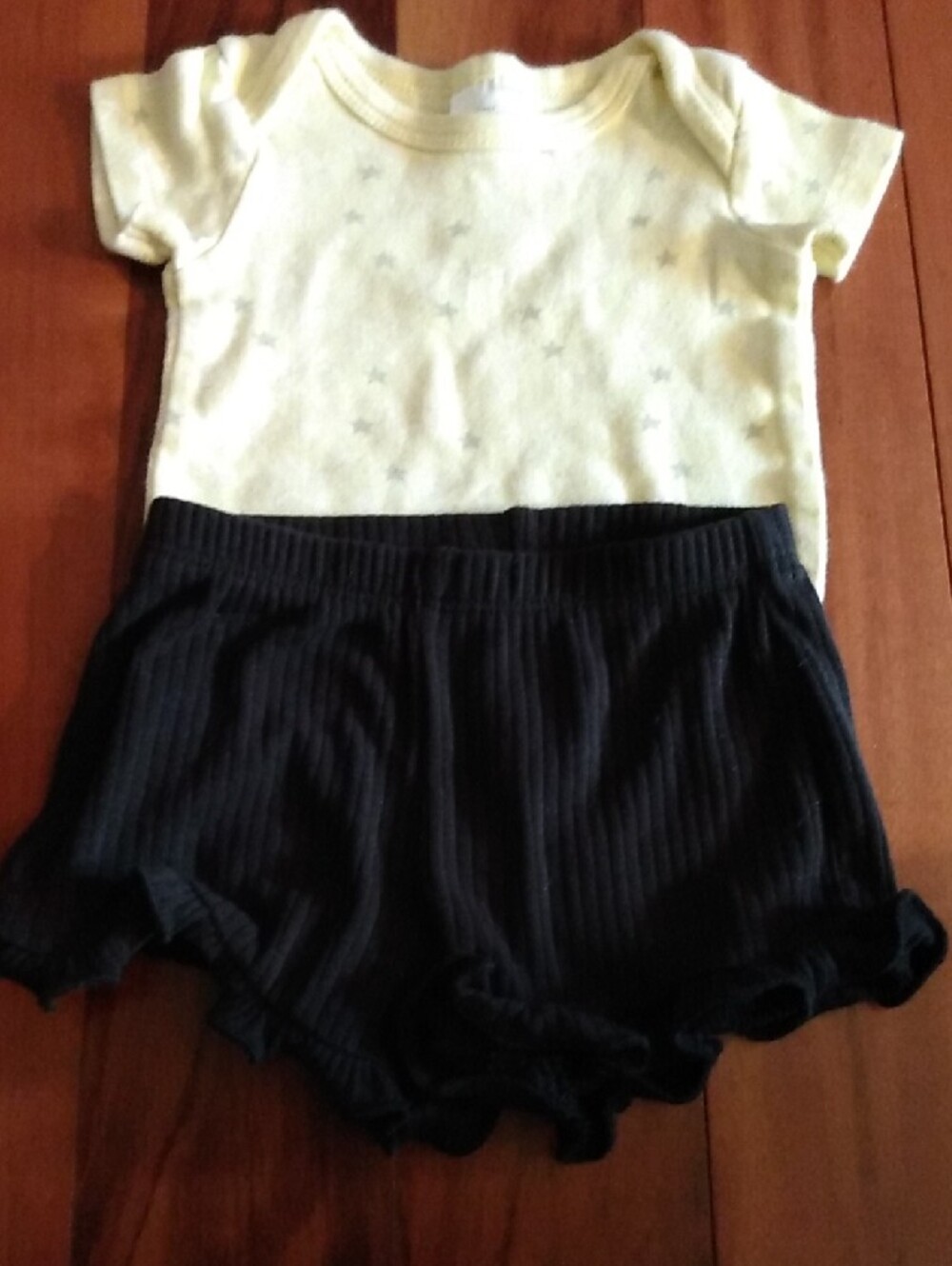 4/$20 Baby Girls 3-6 Month Outfit, Star-Print Yellow Bodysuit & Black Shorts Set